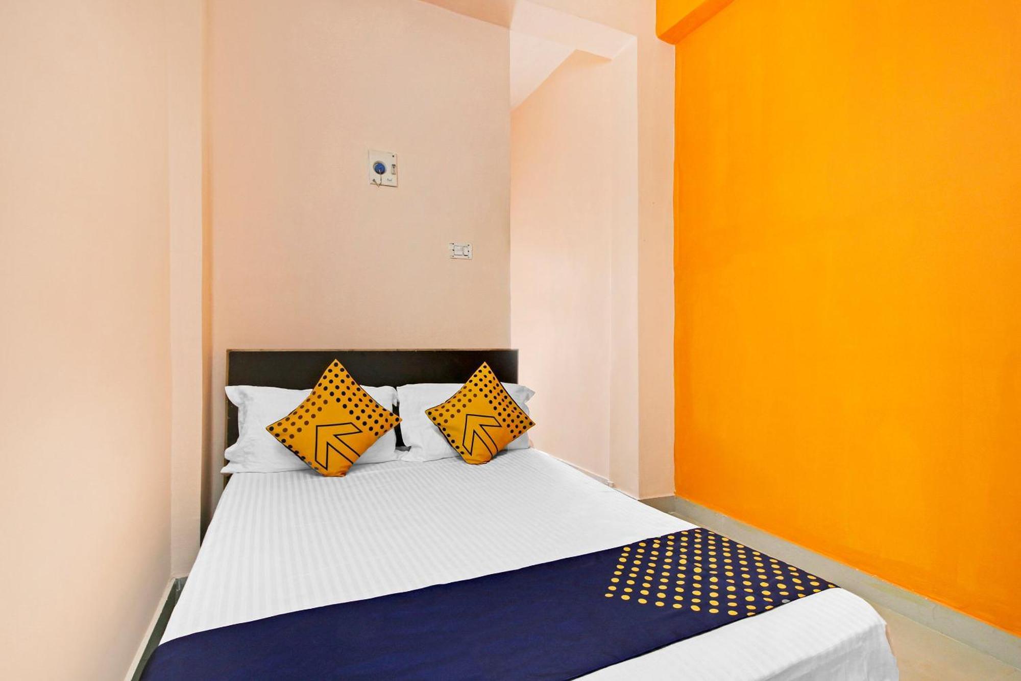 Spot On Sitara Grand Lodge Warangal Buitenkant foto