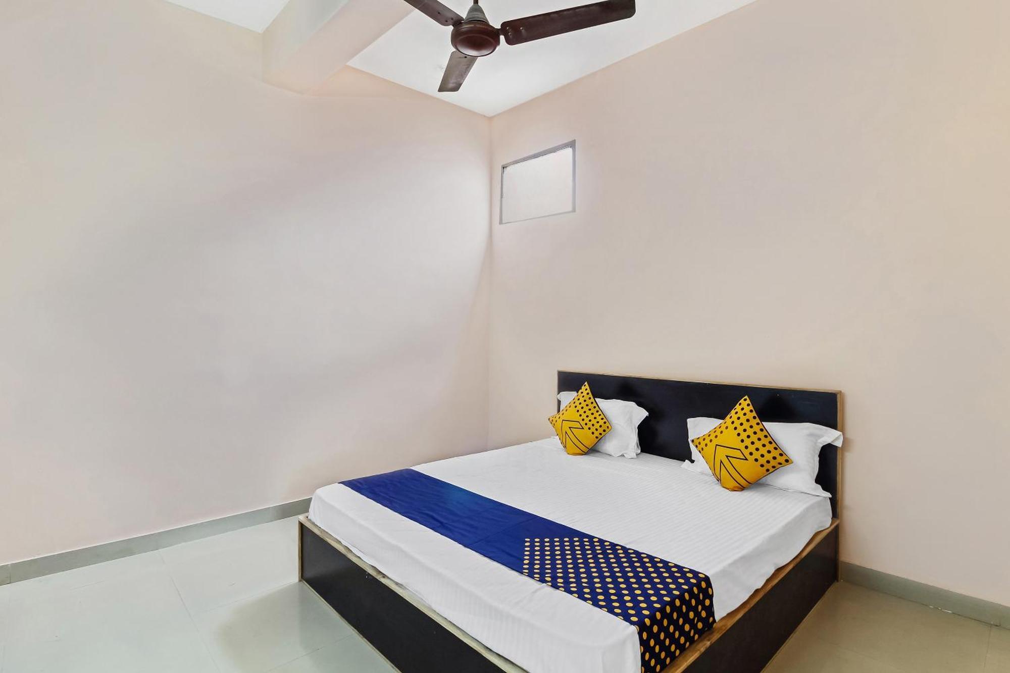 Spot On Sitara Grand Lodge Warangal Buitenkant foto